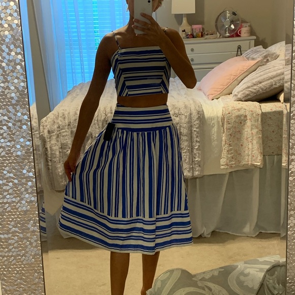 JOA Los Angeles Linen Skirt and Crop Top Set - Picture 3 of 7